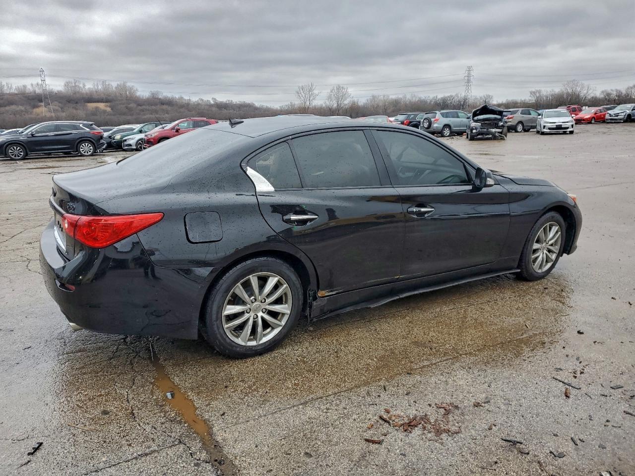 2017 Infiniti Q50 Premium - Image 3