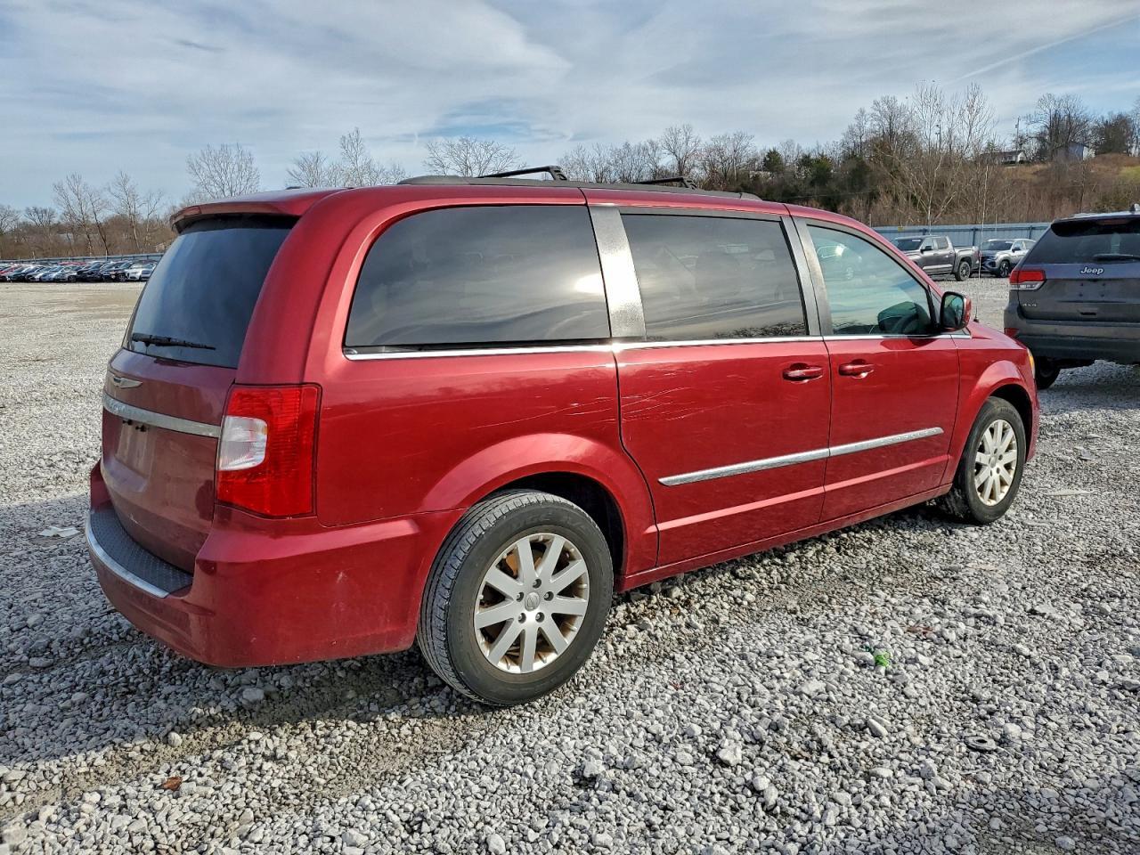 2016 Chrysler Town & Country Touring - Фото 3