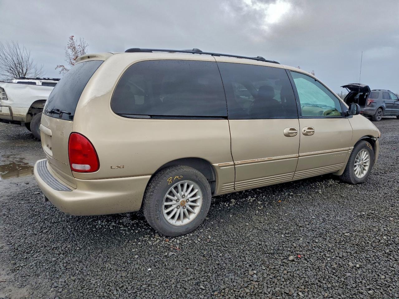 1999 Chrysler Town & Country Lx - Фото 3