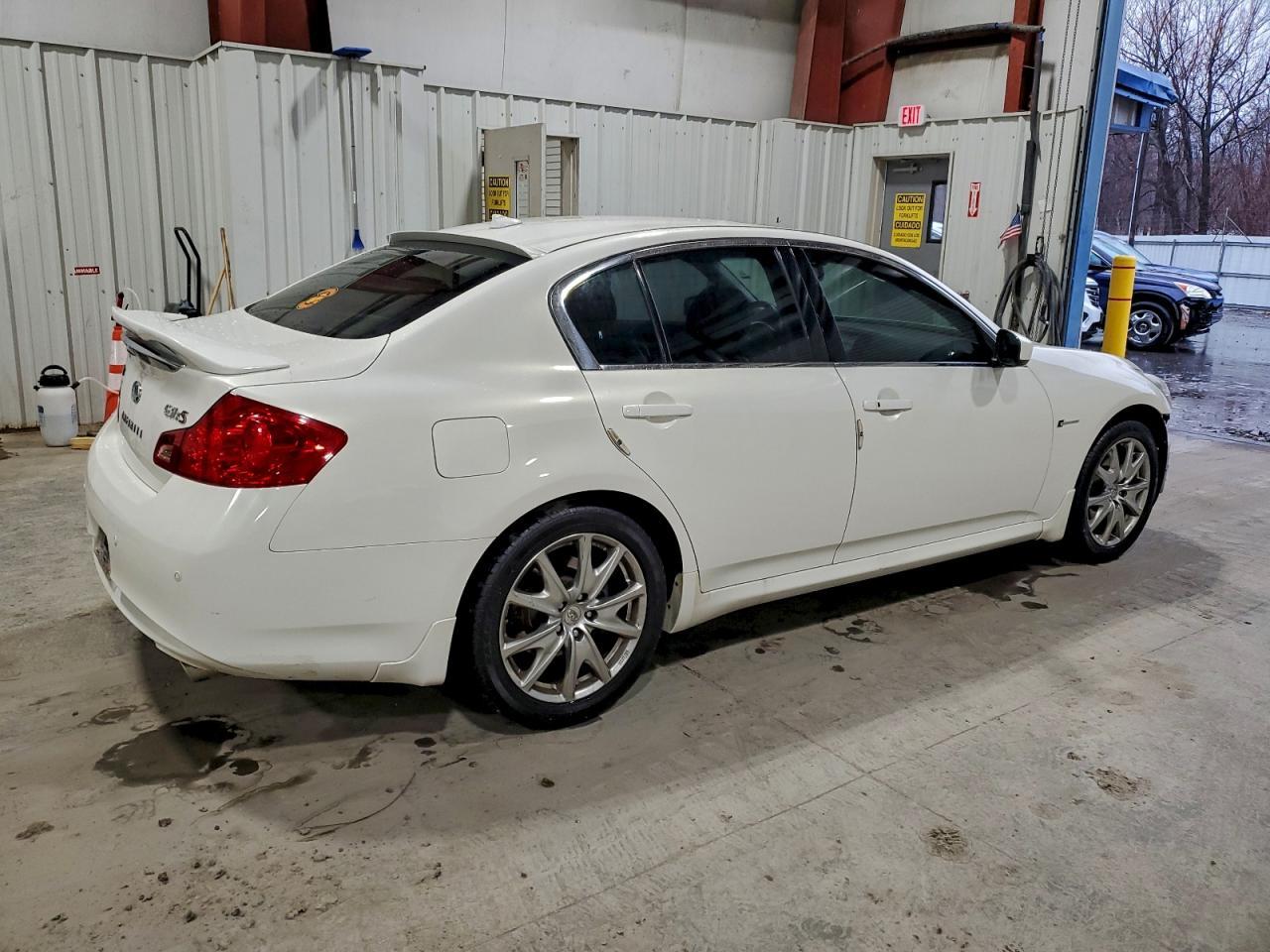 2011 Infiniti G37 - Image 3