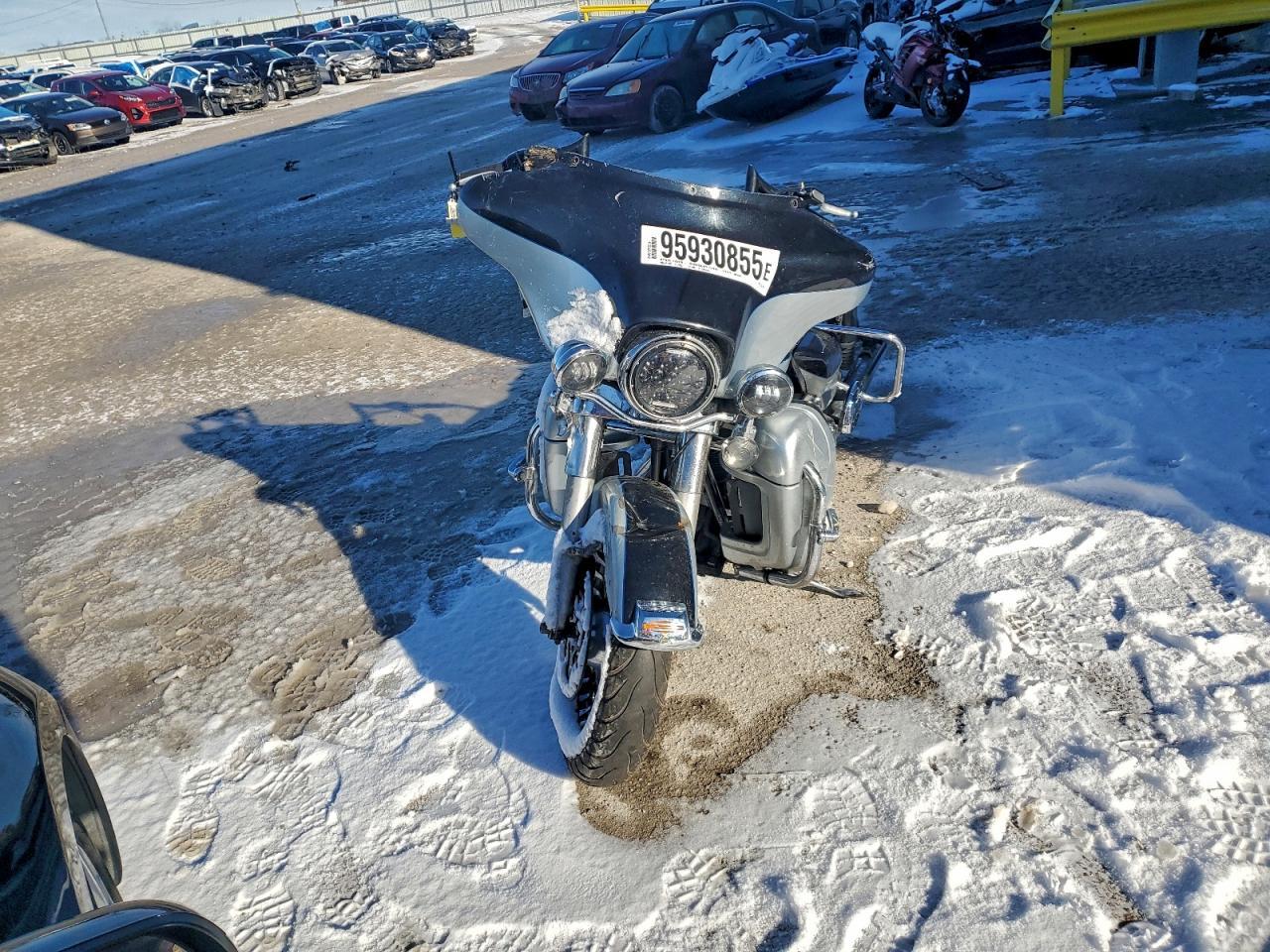 2012 Harley-Davidson Flhtk Electra Glide Ultra Limited - Фото 2