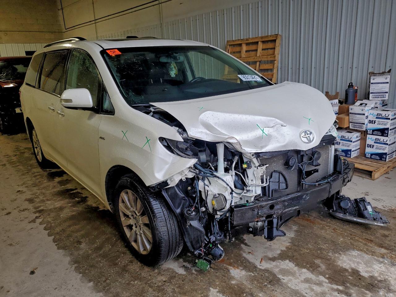 2017 Toyota Sienna Xle - Фото 4