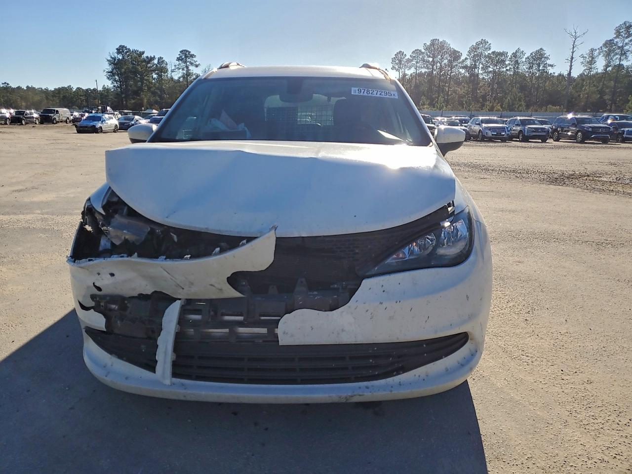 2020 Chrysler Voyager Lxi - Фото 5
