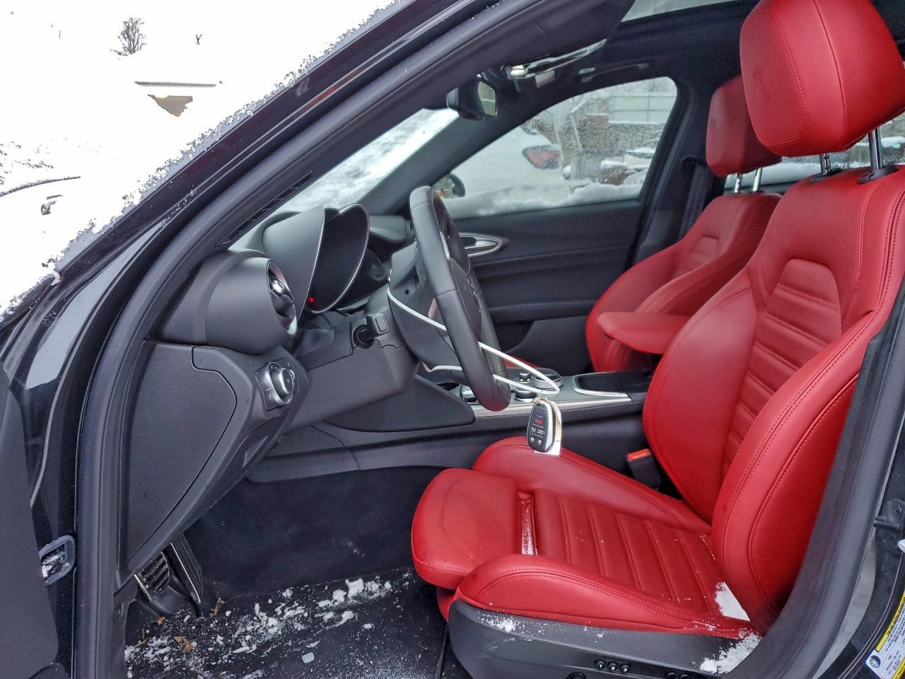 2024 Alfa Romeo Giulia Ti - Фото 7