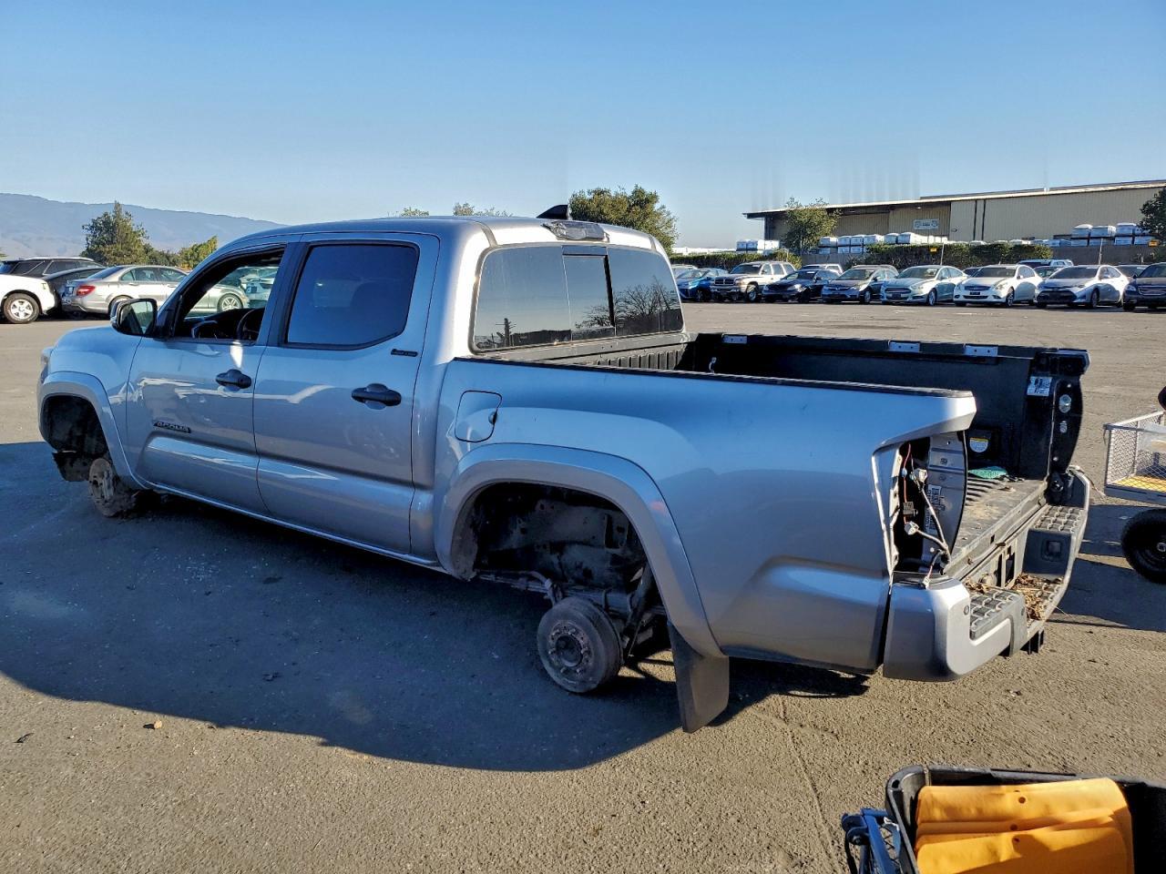 2017 Toyota Tacoma Double Cab - Image 2