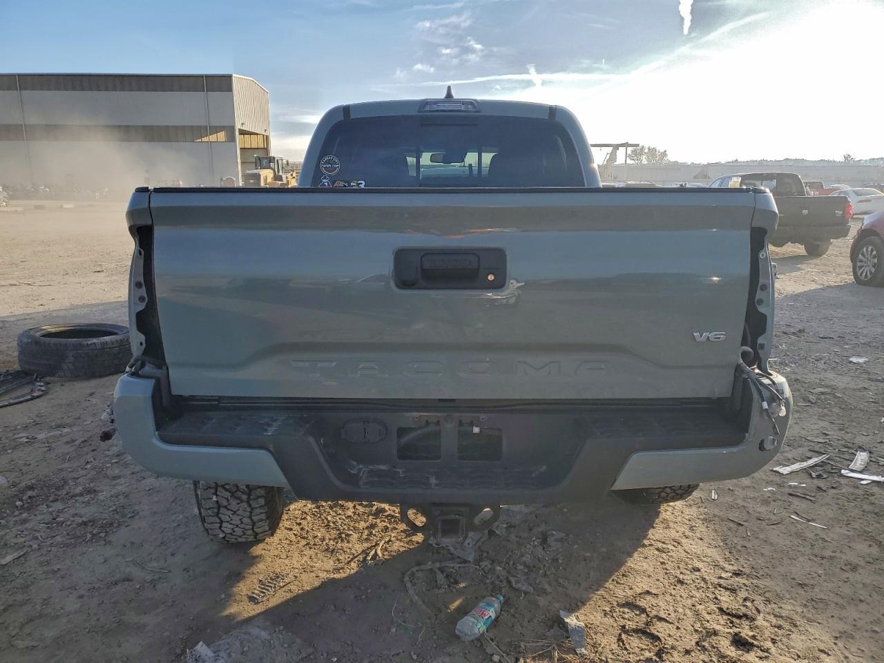 2022 Toyota Tacoma Double Cab - Image 6