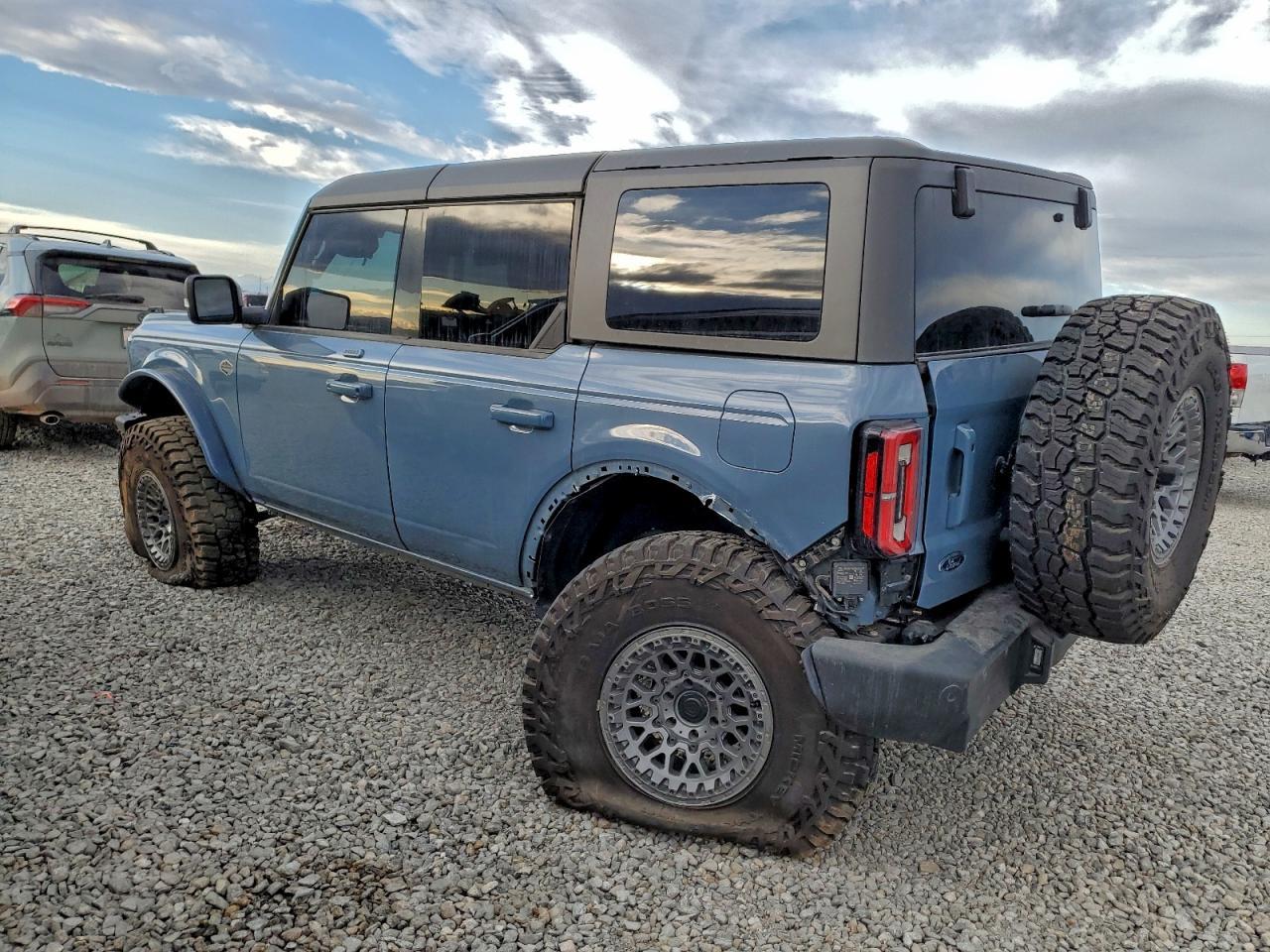 2023 Ford Bronco Base - Фото 2