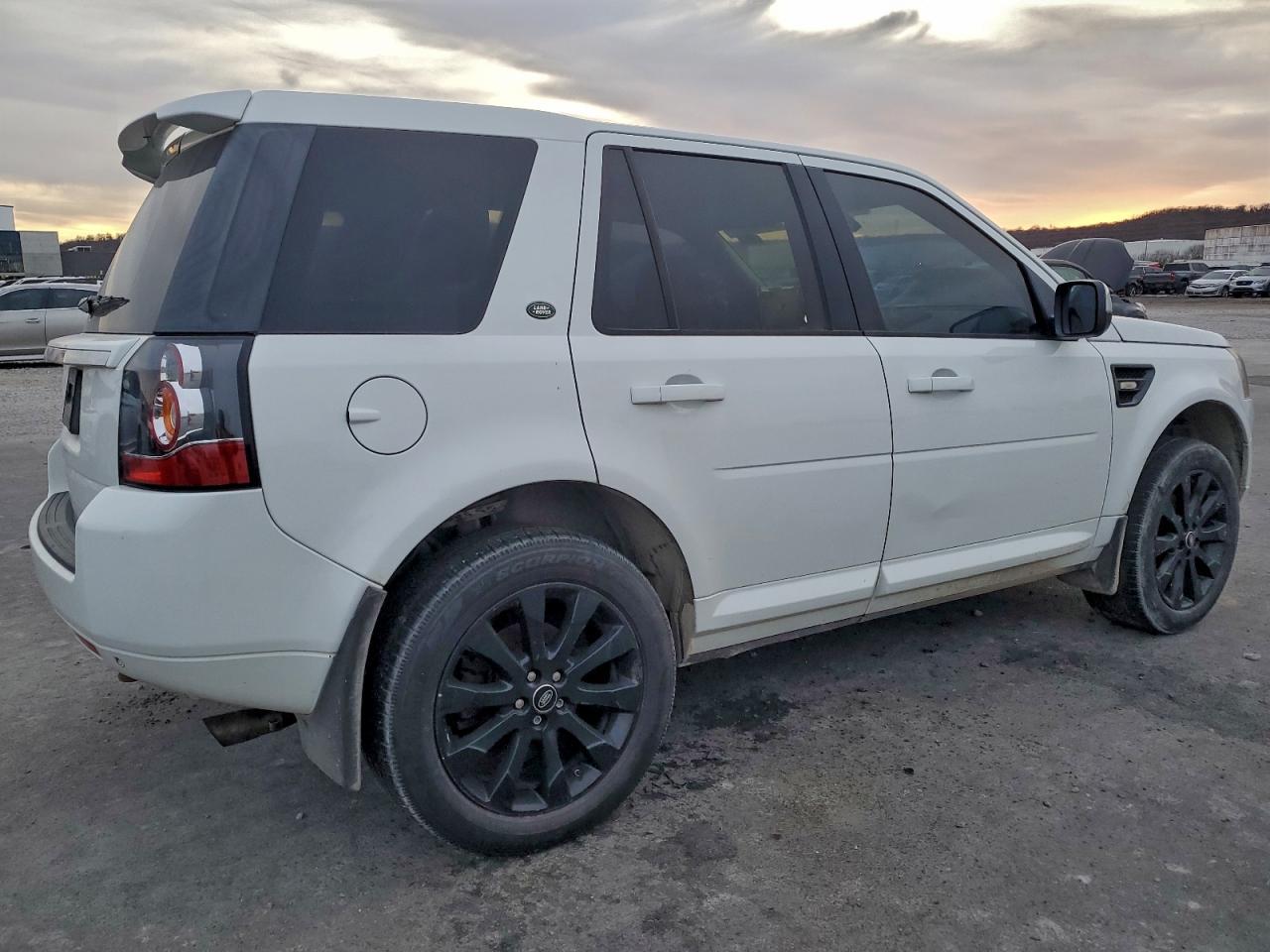 2015 Land Rover Lr2 Se - Фото 3