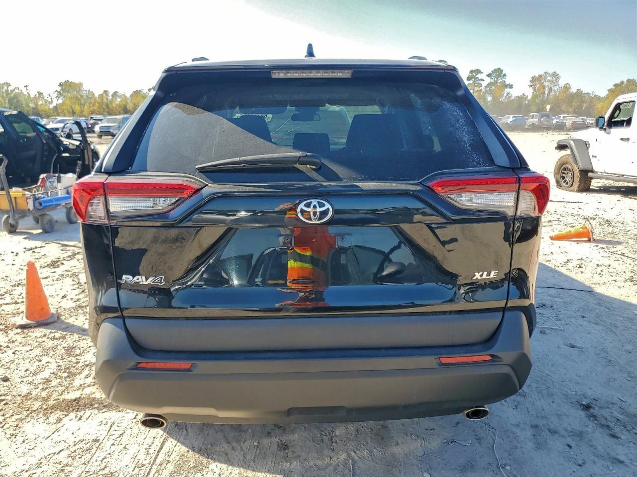 2023 Toyota Rav4 Xle - Image 6