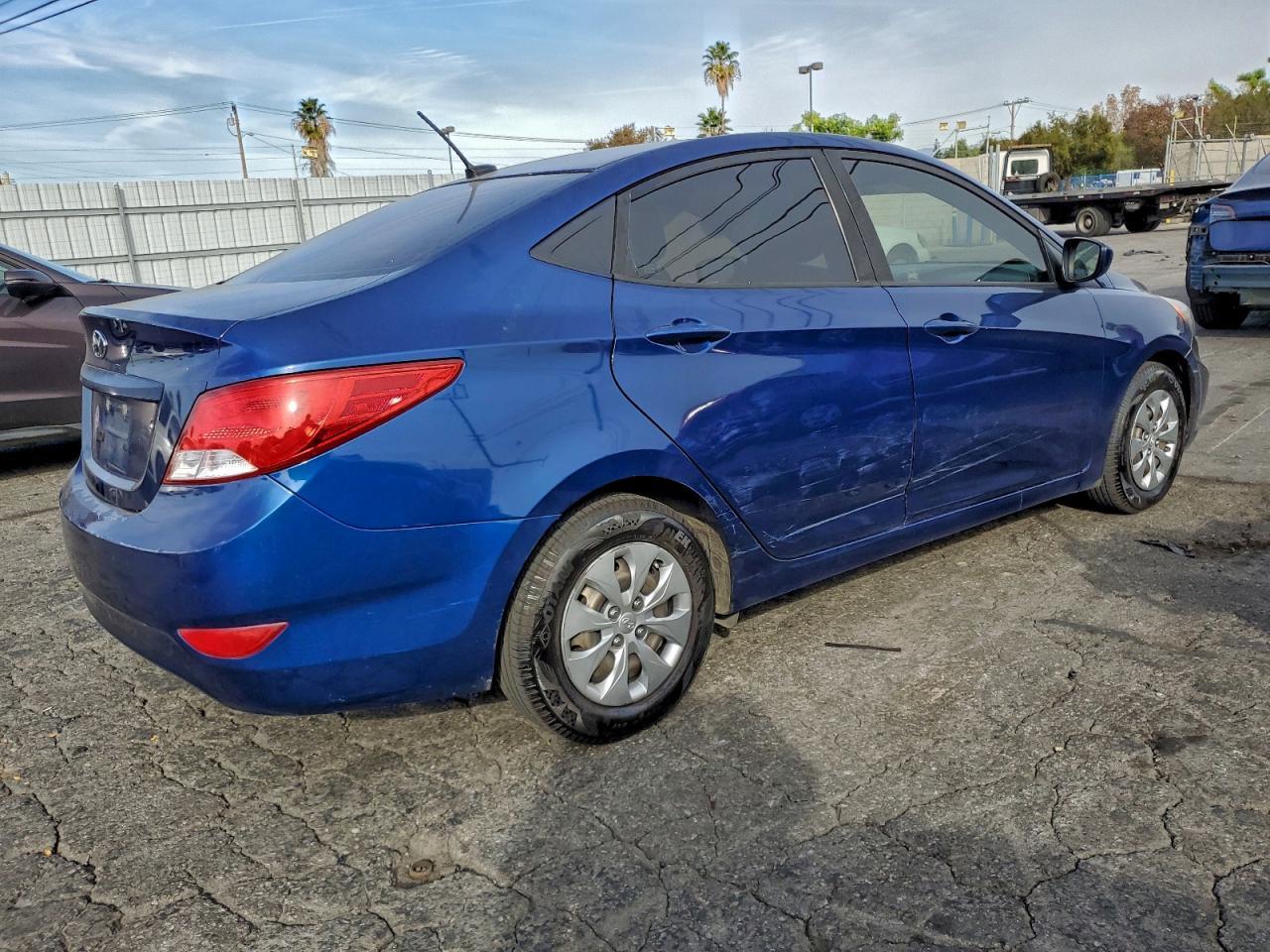 2017 Hyundai Accent Se - Фото 3