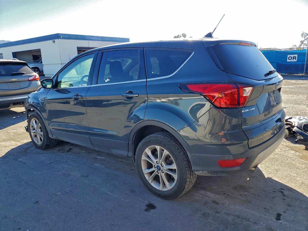 2019 Ford Escape Se - Фото 2