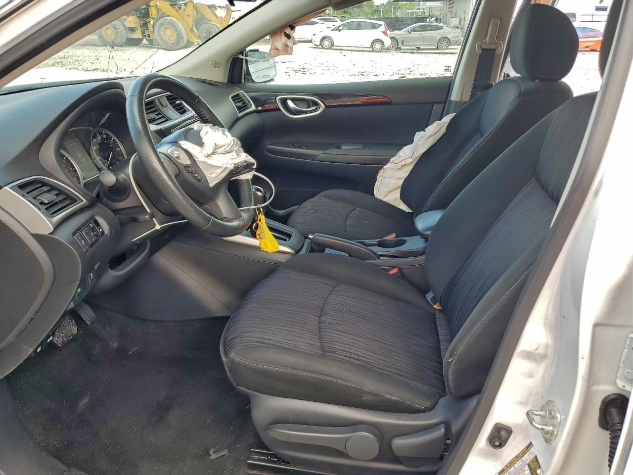 2019 Nissan Sentra S - Фото 7