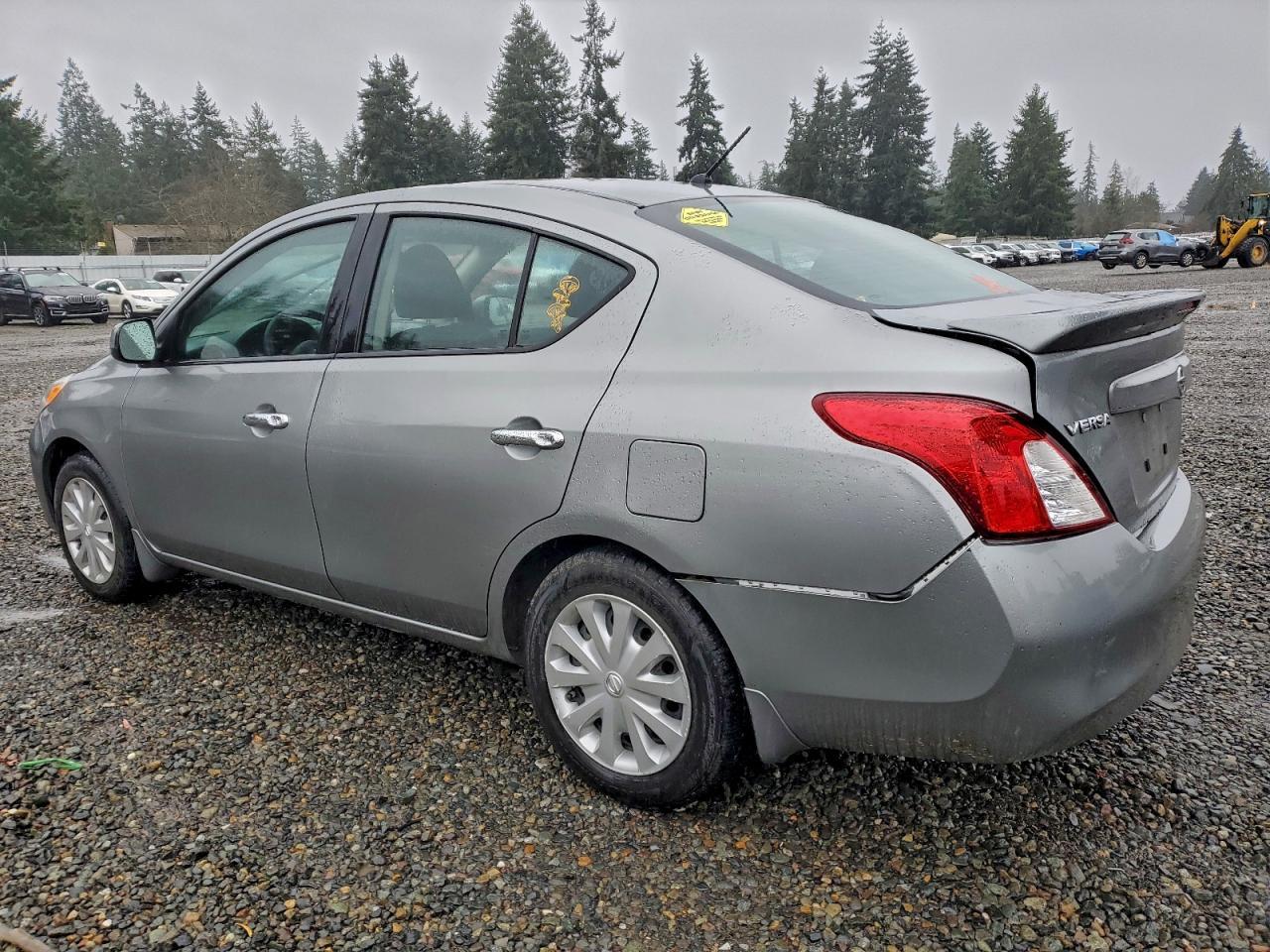 2013 Nissan Versa 1.6 S - Фото 2