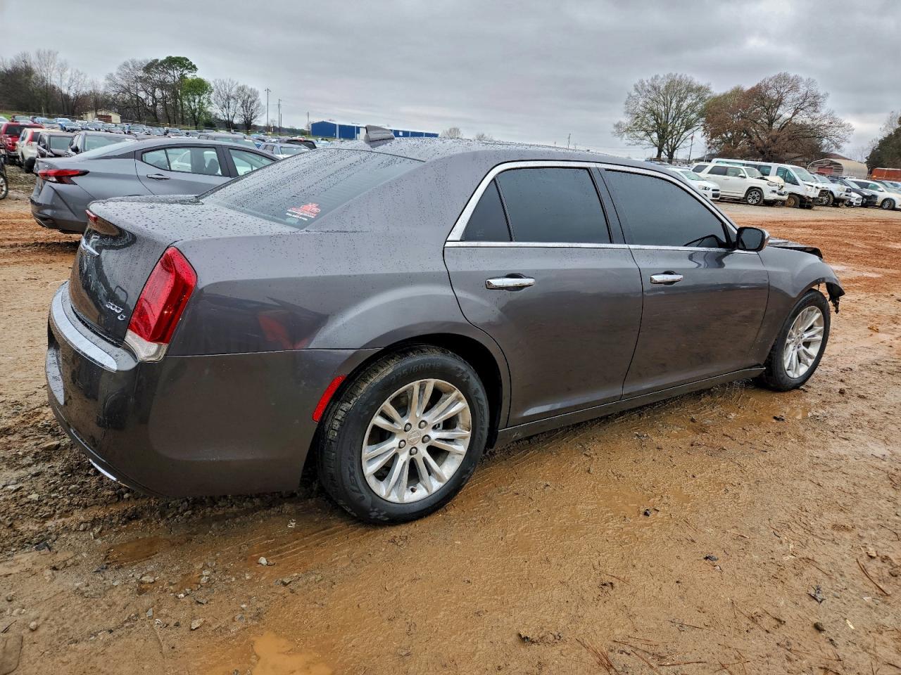 2016 Chrysler 300C - Image 3
