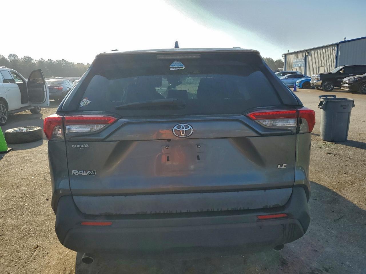 2020 Toyota Rav4 Le - Фото 6