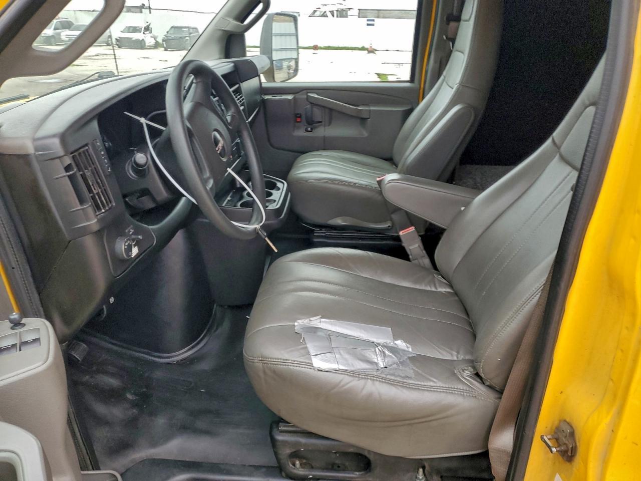 2021 GMC Savana Cutaway G3500 - Image 7