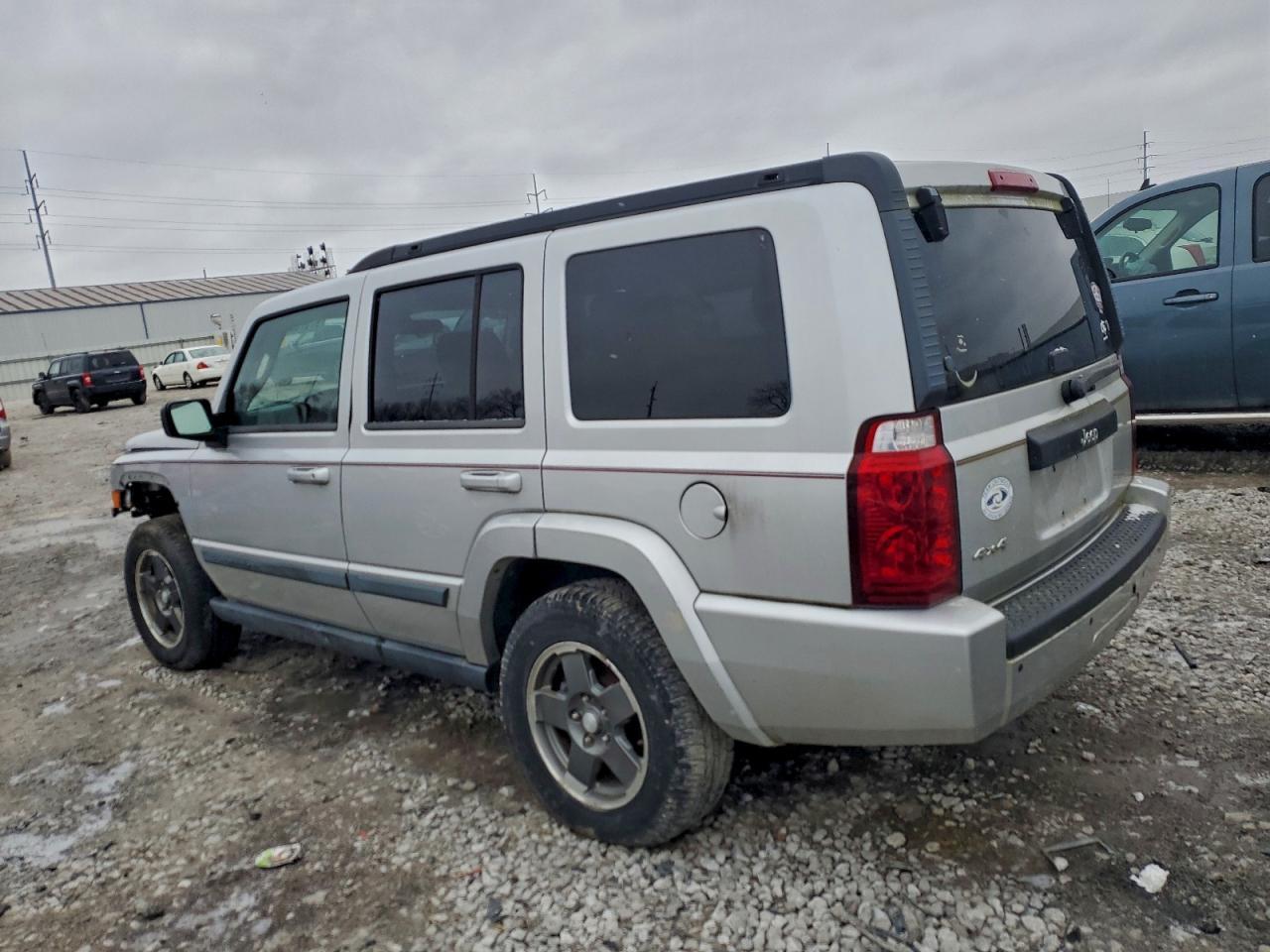 2008 Jeep Commander Sport - Фото 2