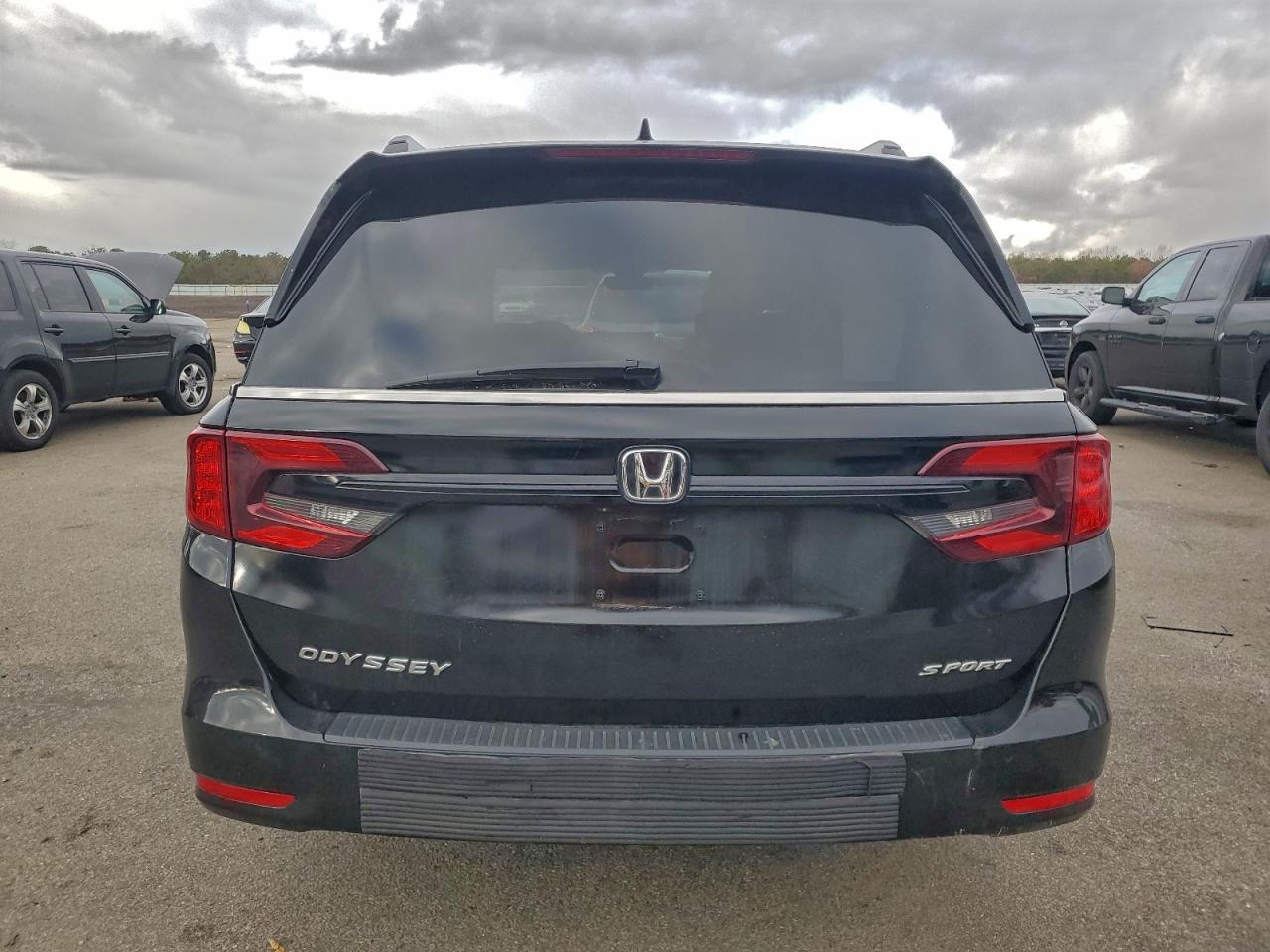 2023 Honda Odyssey Sport-L - Image 6