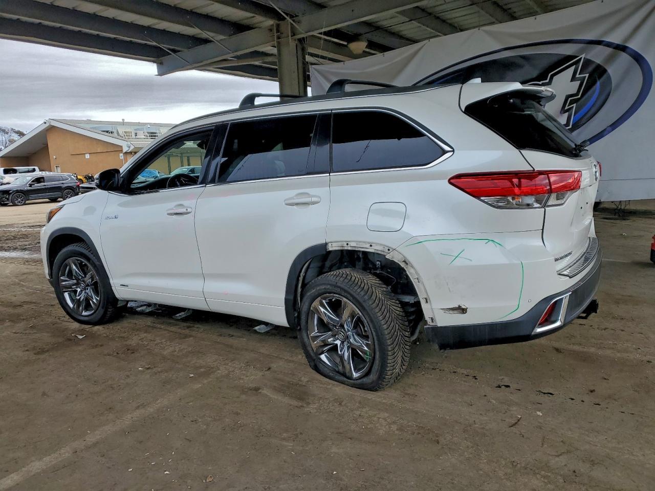 2017 Toyota Highlander Hybrid Limited Platinum - Фото 2