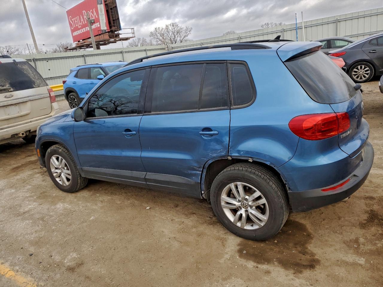 2017 Volkswagen Tiguan S - Image 2