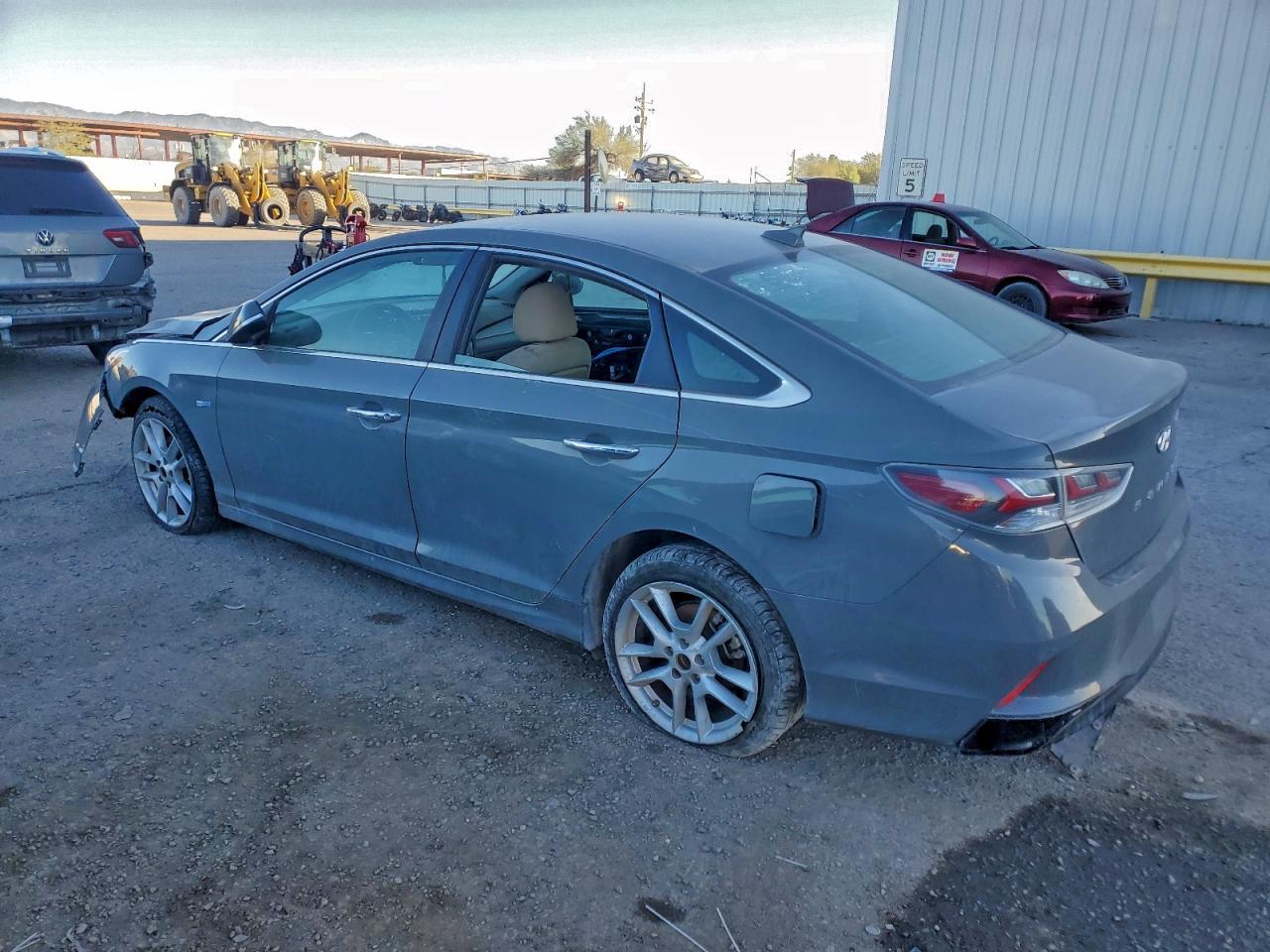 2019 Hyundai Sonata Hybrid - Image 2