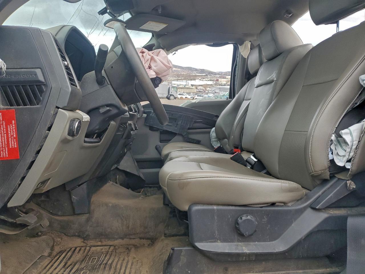 2022 Ford F250 Sd 2Wd V8 Ffv Reg Cab 6.2L Xl Utility / Service Body - Image 7