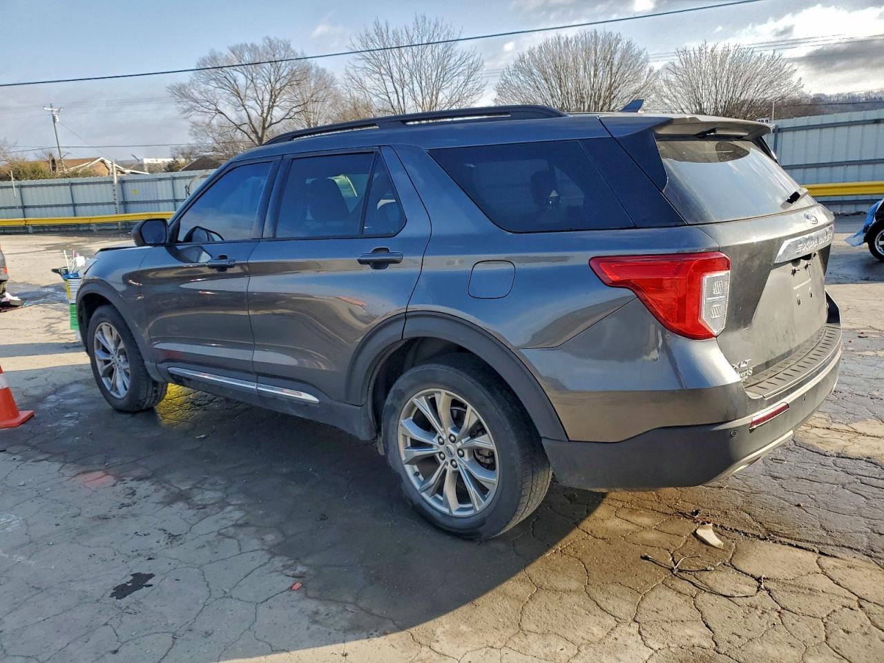 2020 Ford Explorer Xlt - Фото 2