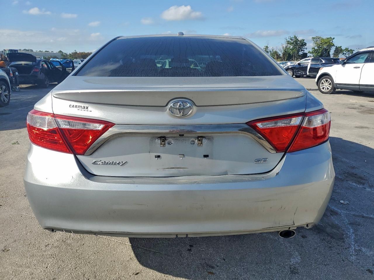 2015 Toyota Camry Se - Фото 6