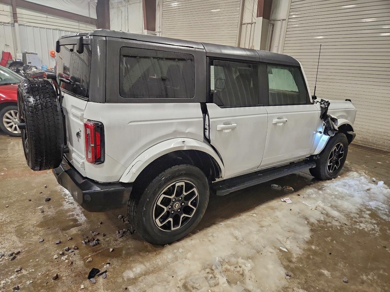 2024 Ford Bronco Outer Banks - Фото 3