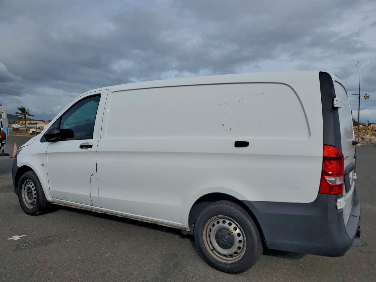 2023 Mercedes Benz Metris Utility / Service Van - Image 2