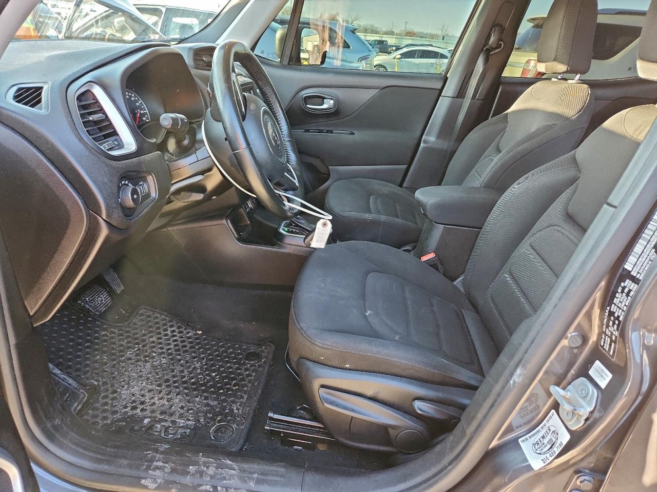 2020 Jeep Renegade Latitude - Image 7