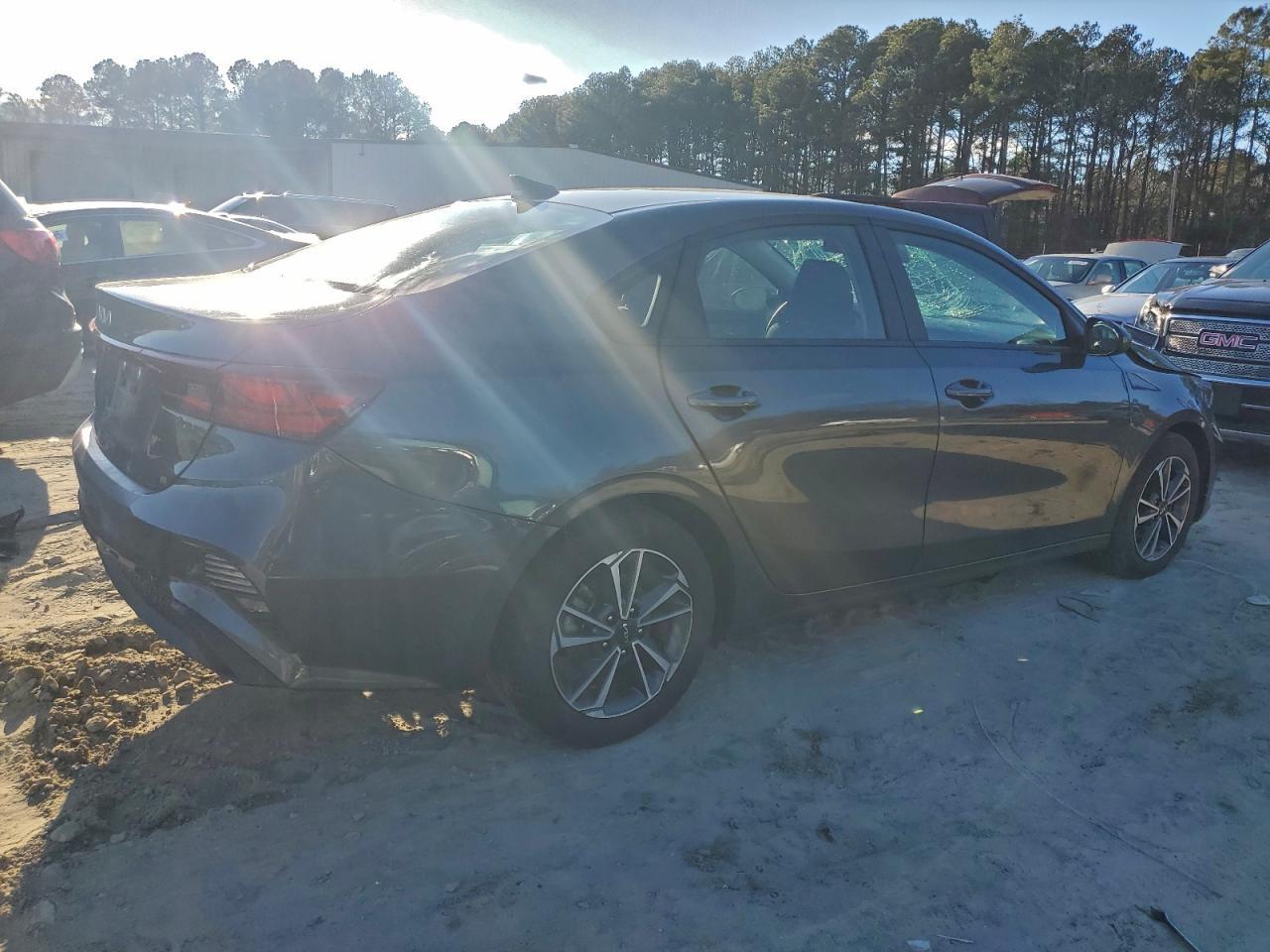 2024 Kia Forte - Фото 3