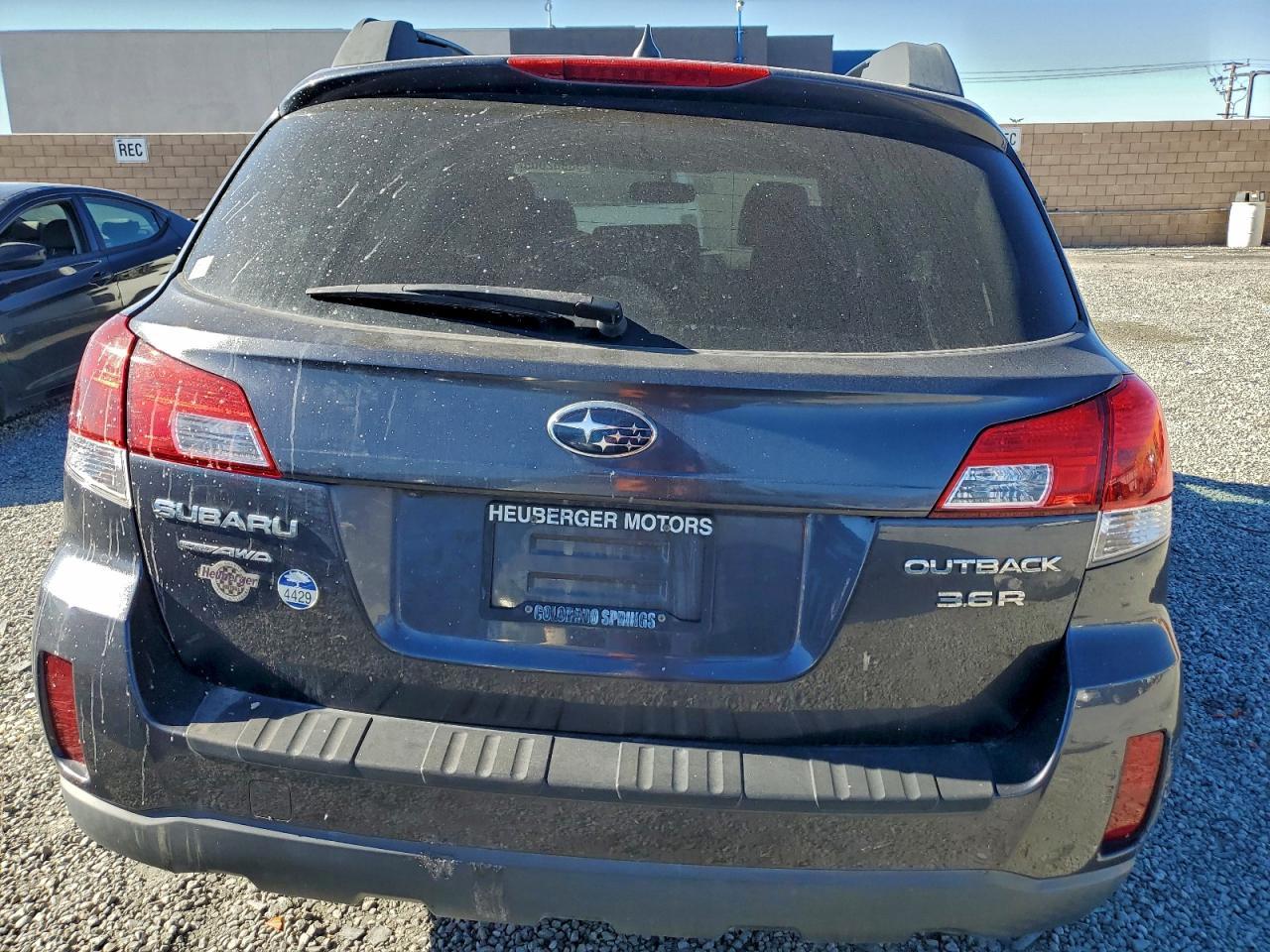 2012 Subaru Outback 3.6R Limited - Фото 6