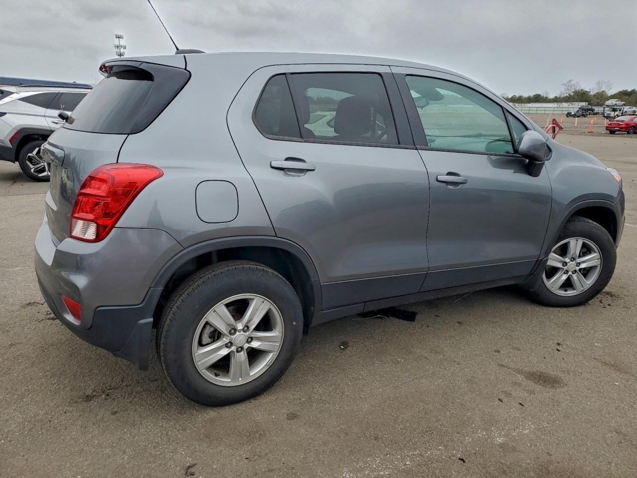 2020 Chevrolet Trax Ls - Фото 3