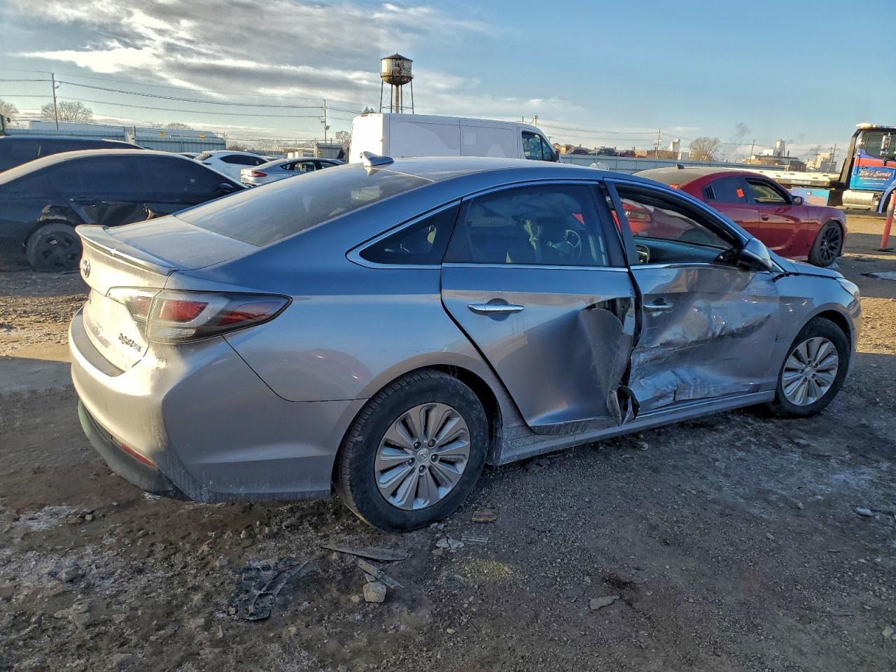 2017 Hyundai Sonata Hybrid - Image 3