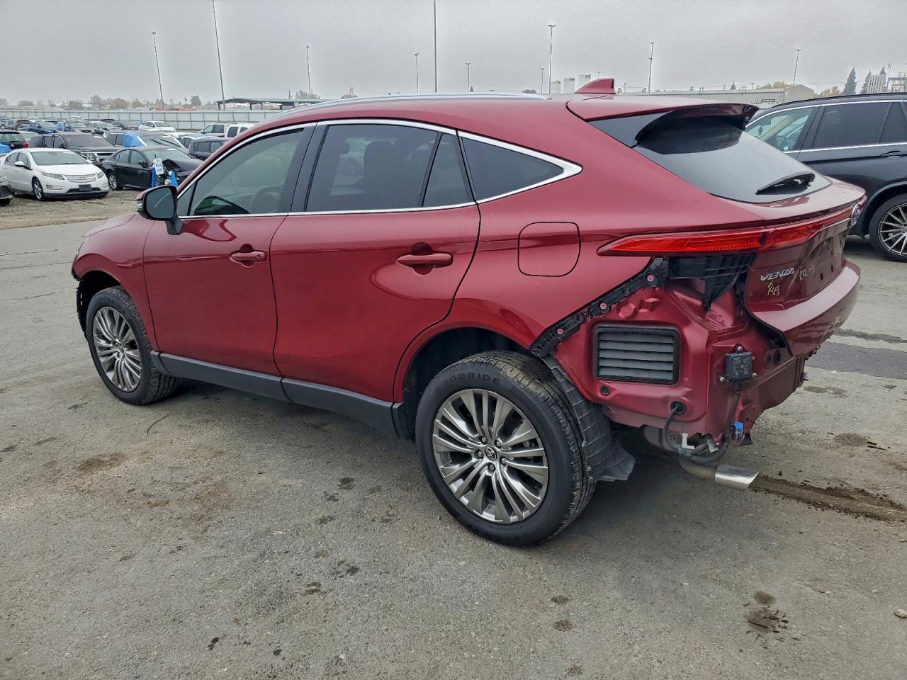 2022 Toyota Venza Le - Image 2