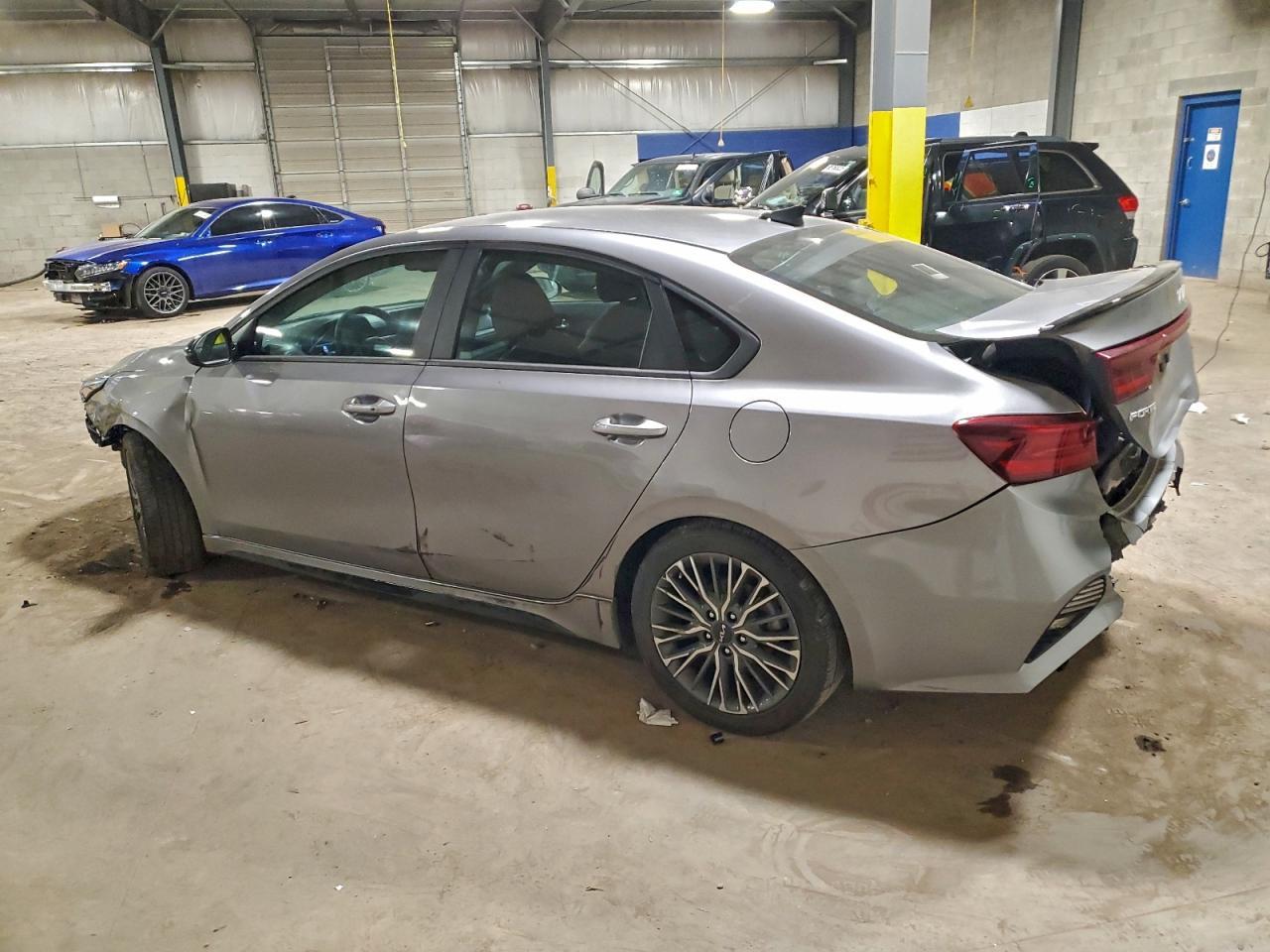 2023 Kia Forte Gt Line - Фото 2