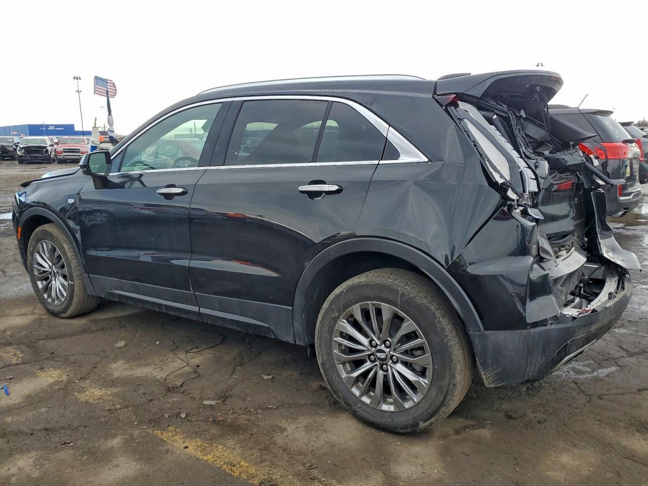 2024 Cadillac Xt4 Premium Luxury - Image 2