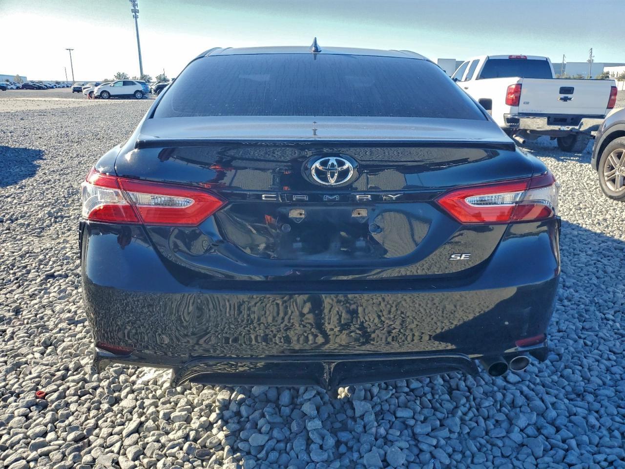 2020 Toyota Camry Se - Image 6