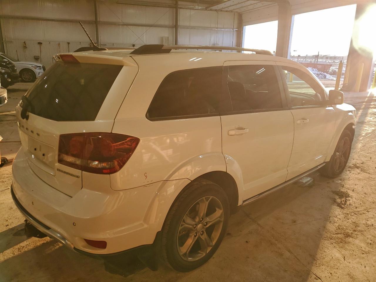 2017 Dodge Journey Crossroad - Image 3