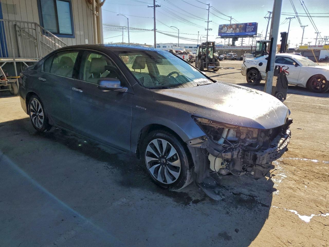 2017 Honda Accord Hybrid Exl - Image 4