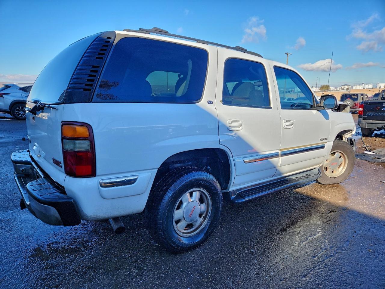 2001 GMC Yukon - Image 3