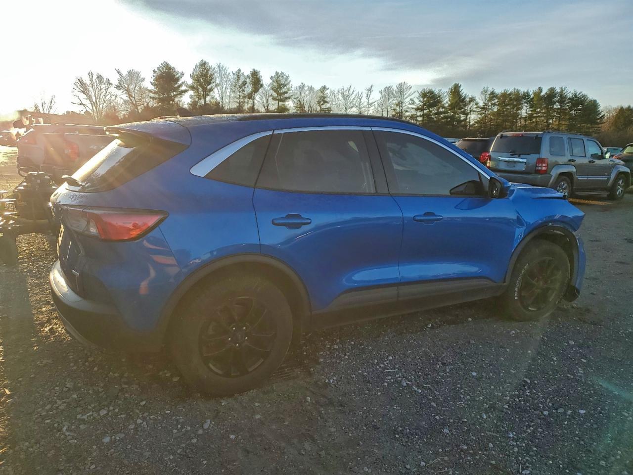 2020 Ford Escape Se - Фото 3