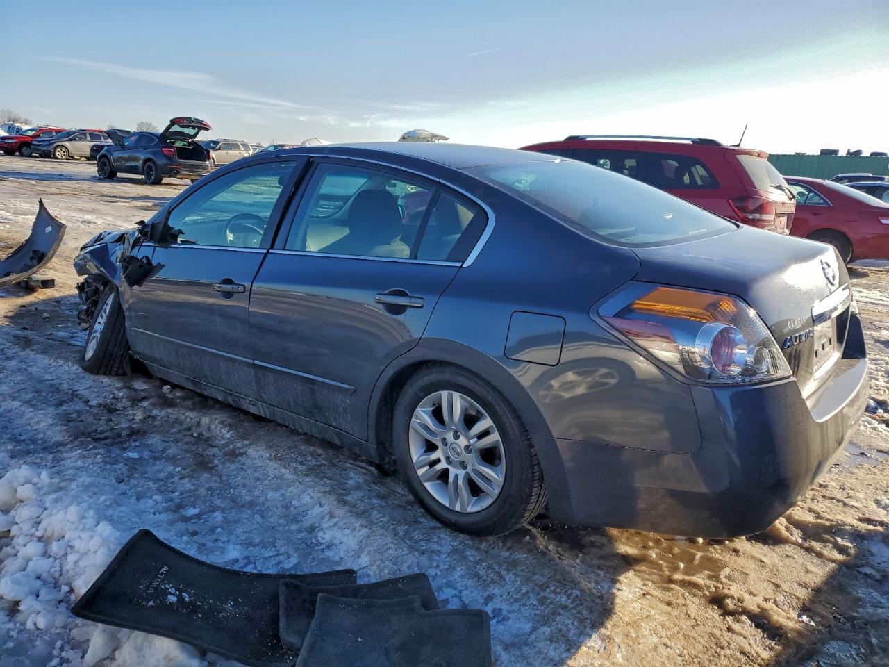 2010 Niss Altima - Фото 2