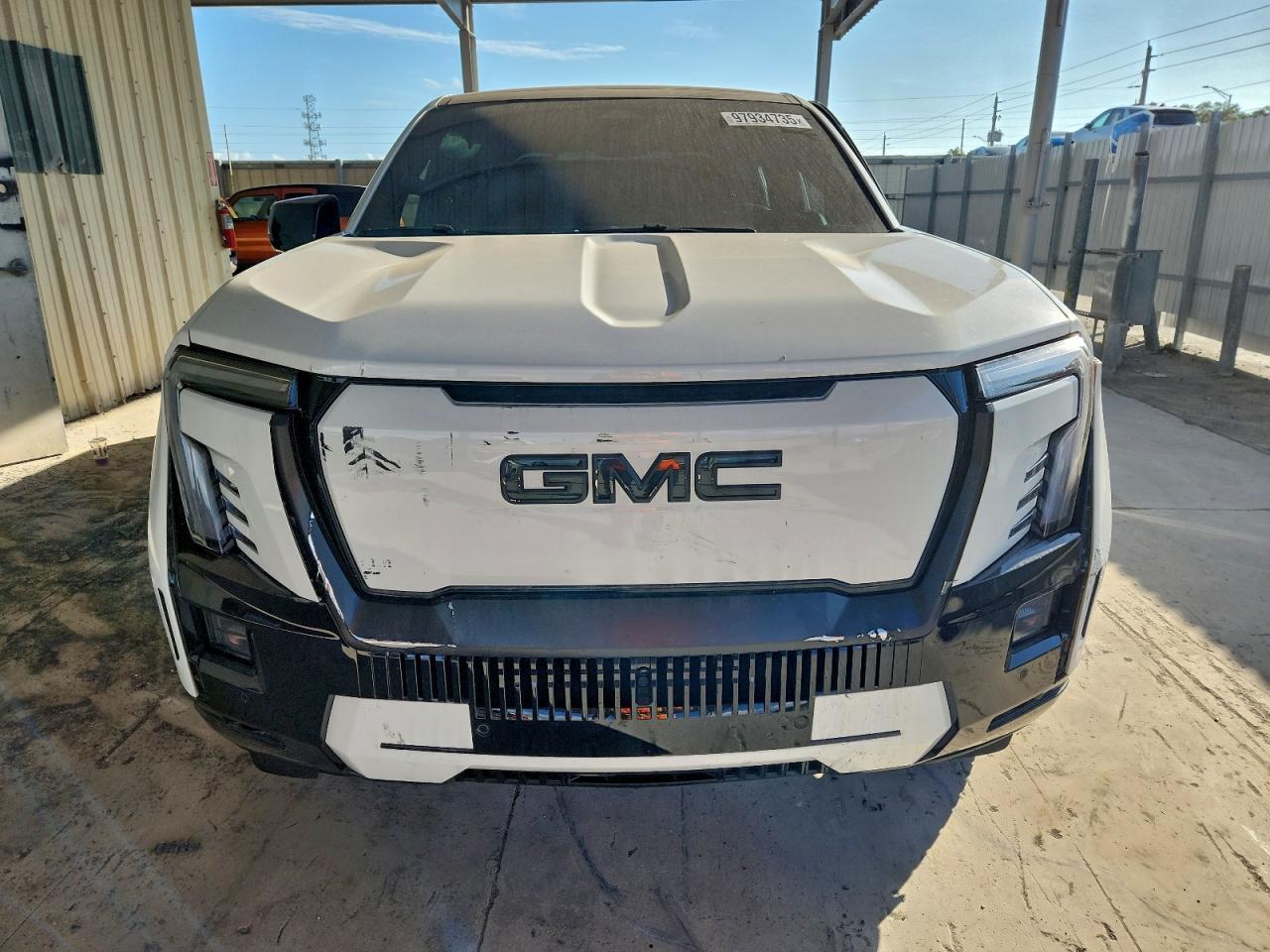 2025 GMC Sierra Denali - Image 5