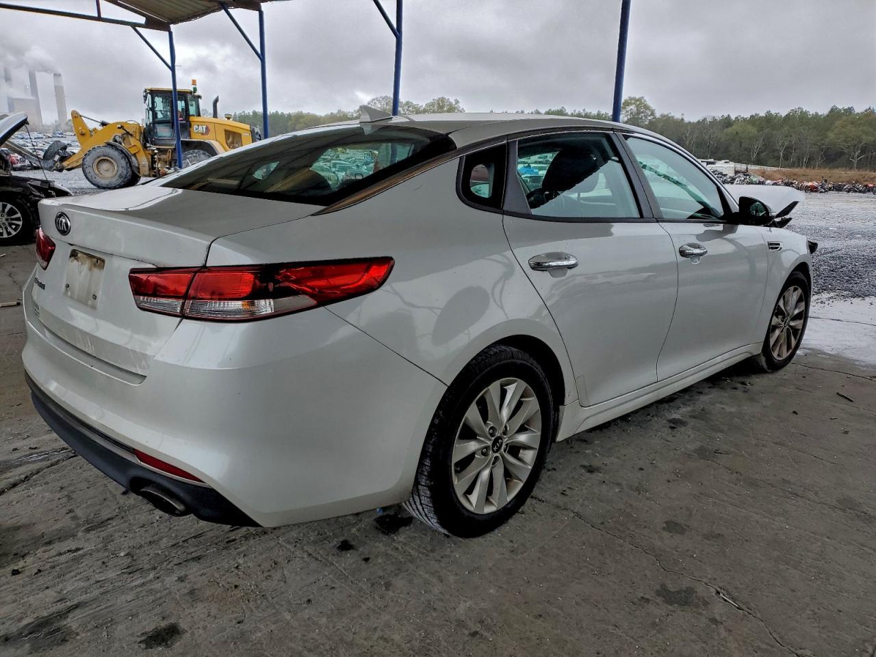 2017 Kia Optima Lx - Image 3