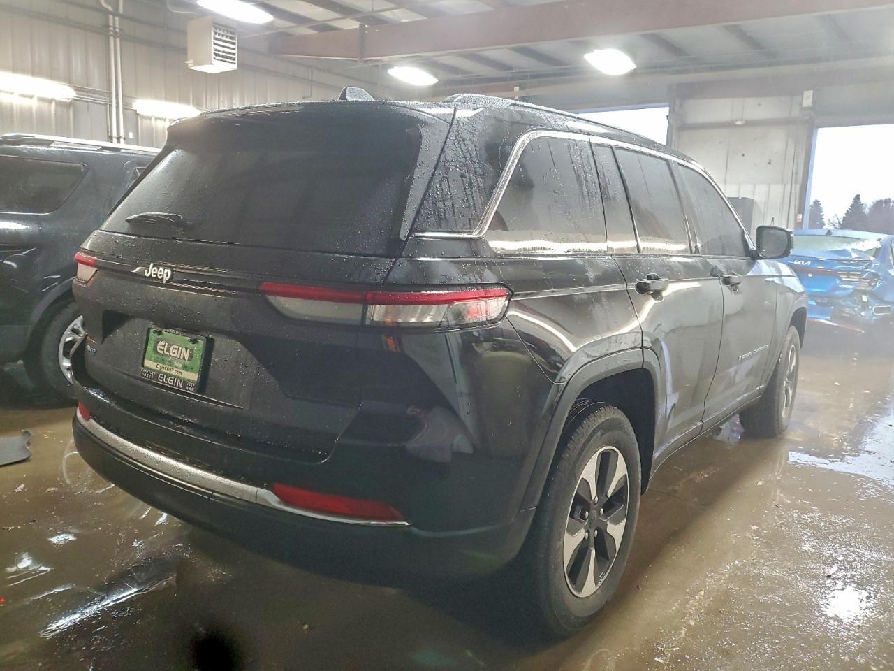 2025 Jeep Grand Cherokee 4Xe - Image 3