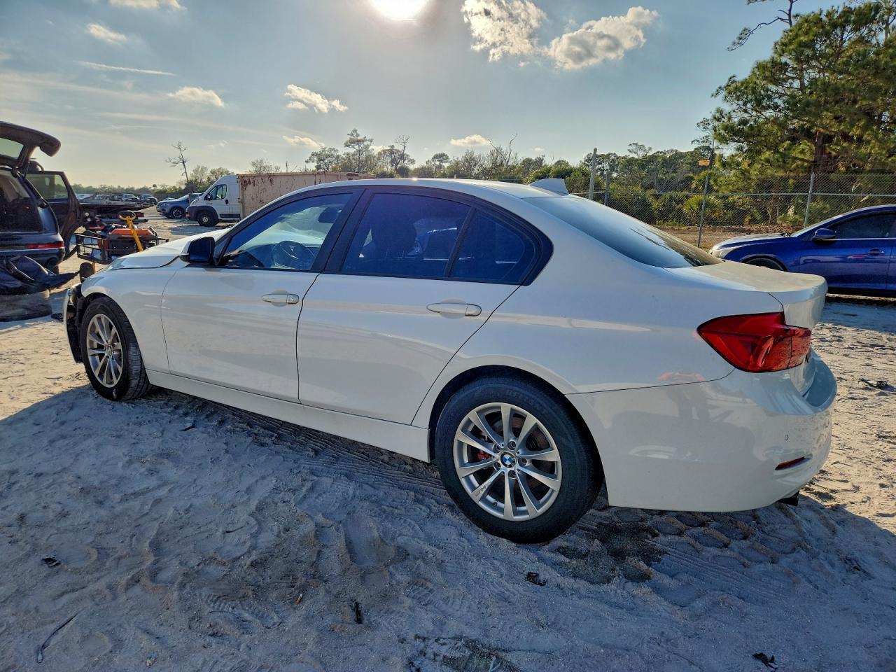 2017 BMW 320 I - Image 2