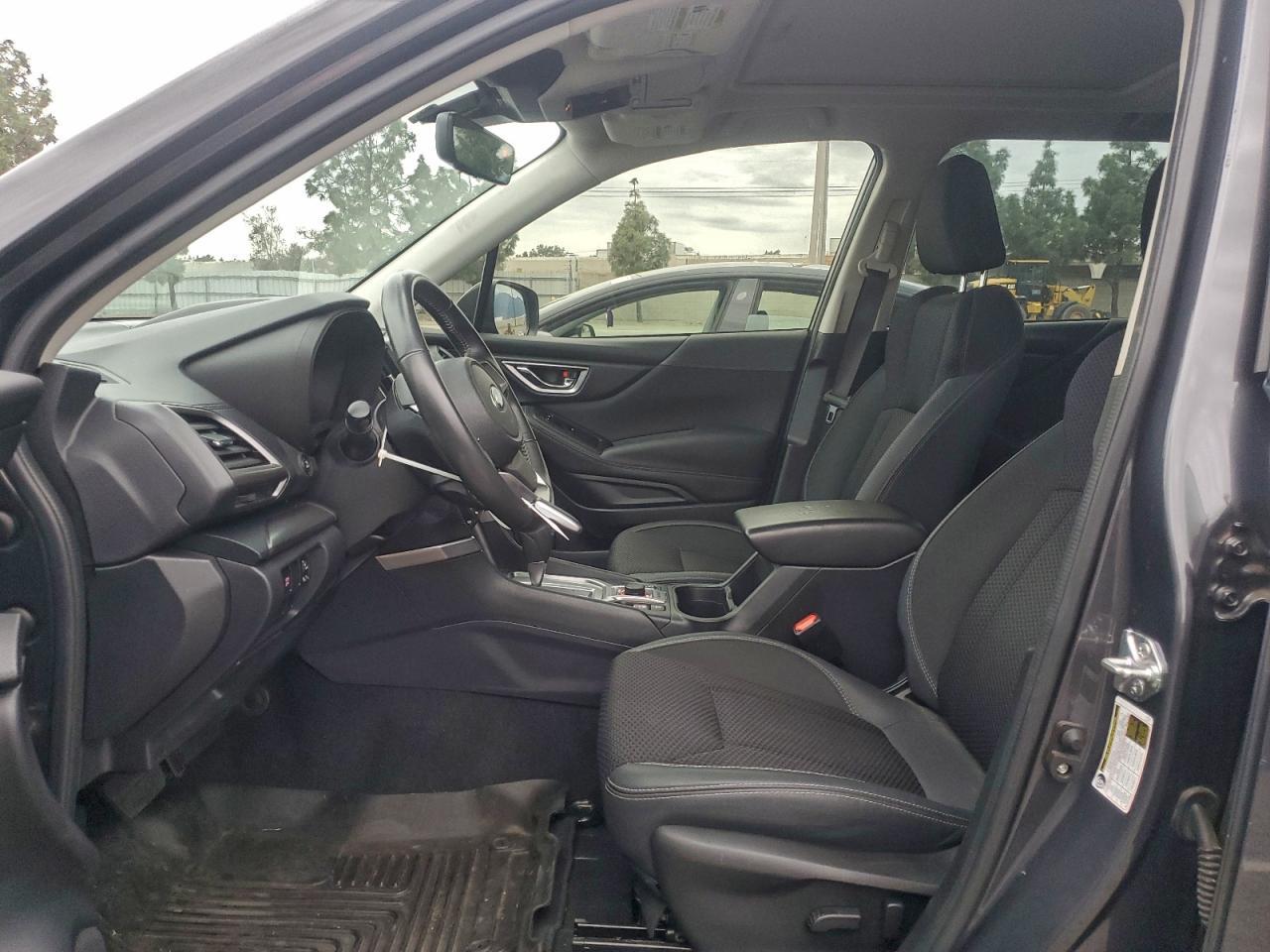 2023 Subaru Forester Premium - Image 7