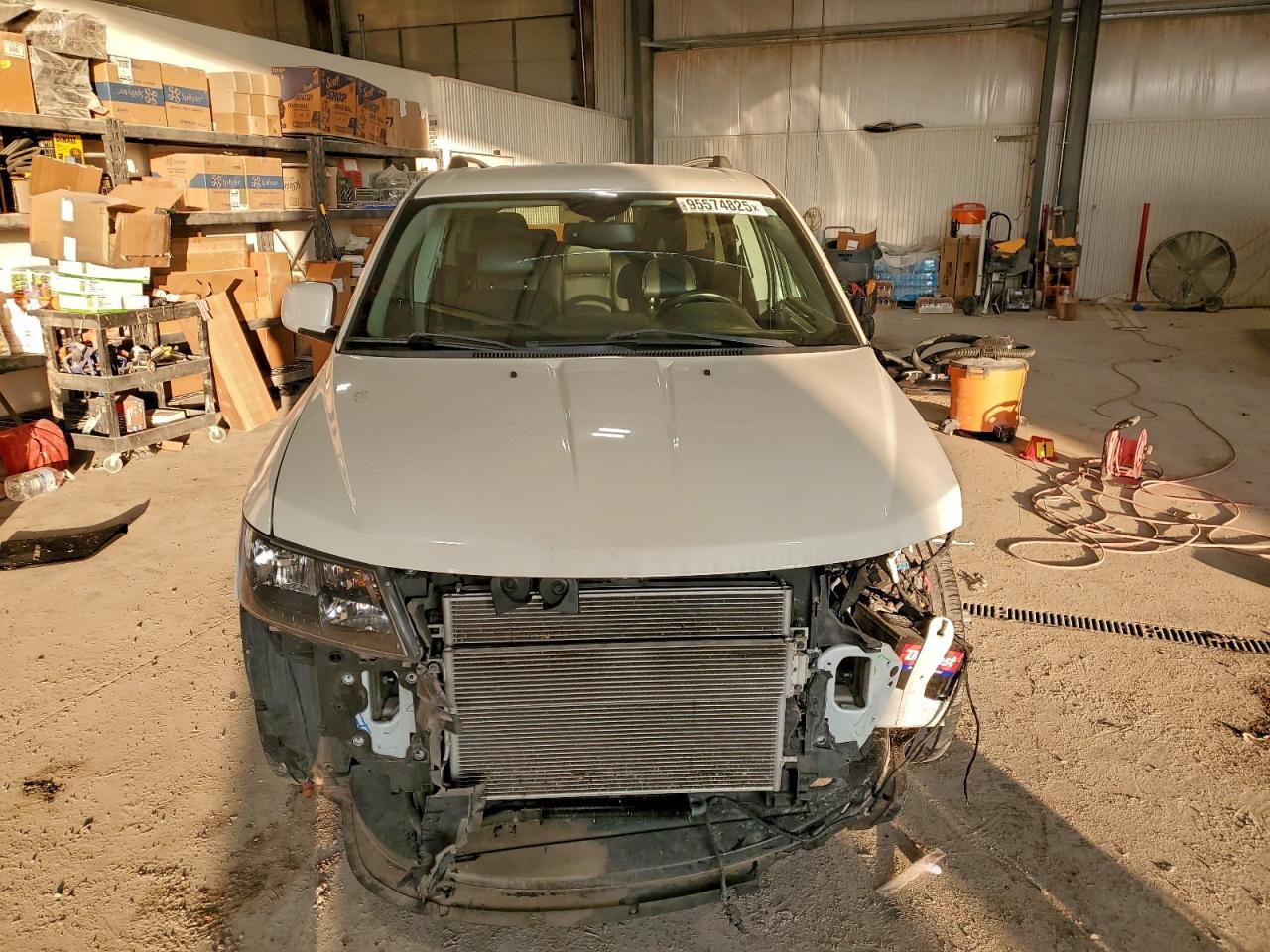 2017 Dodge Journey Crossroad - Image 5